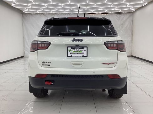 Used 2017 Jeep Compass Trailhawk w/ Leather Interior Group AWD/4WD image 10