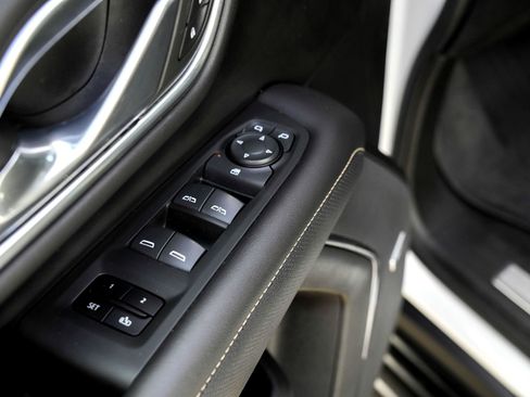 Used 2021 GMC Yukon SLT w/ Rear Media and Nav Package image 22