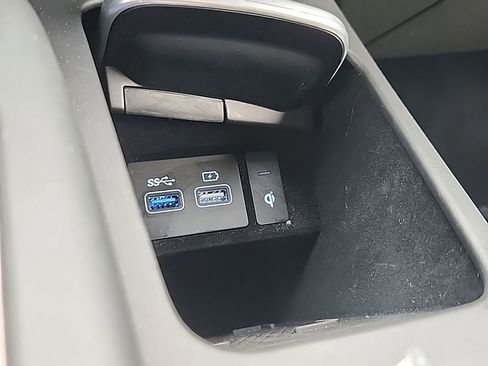 Used 2025 Genesis Electrified GV70 Prestige w/ Prestige Package image 21