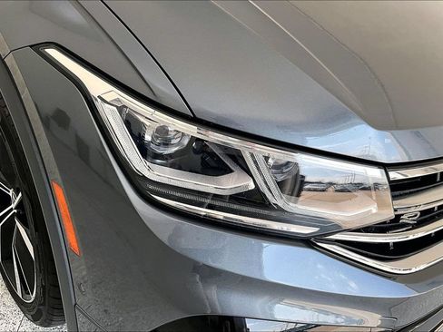 Used 2022 Volkswagen Tiguan SEL R-Line AWD/4WD image 39