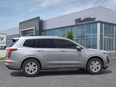 New 2025 Cadillac XT6 Luxury image 6