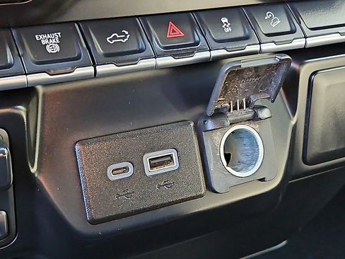 Used 2023 Chevrolet Silverado 2500 LT w/ Convenience Package image 23