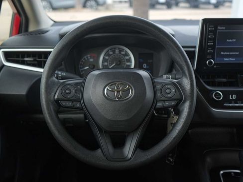 Used 2021 Toyota Corolla LE FWD image 18
