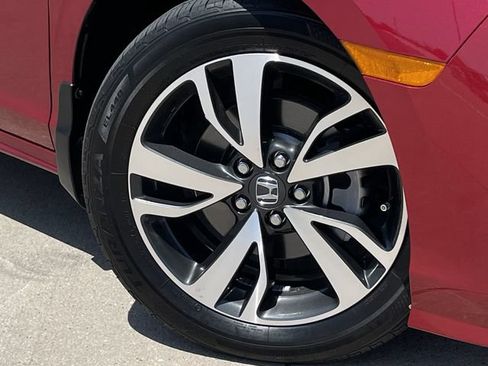 Certified 2024 Honda Odyssey Touring image 9