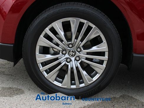 Used 2024 Toyota Venza XLE AWD/4WD image 29