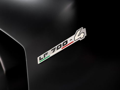 Used 2014 Lamborghini Aventador LP 700-4 image 42