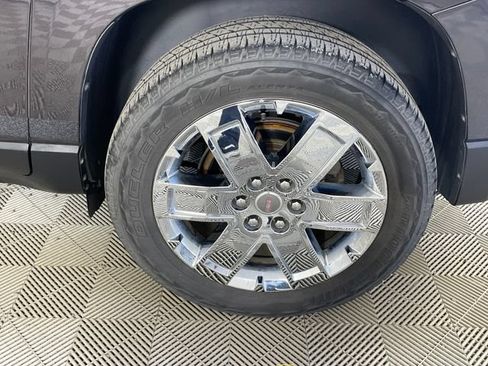 Used 2017 GMC Acadia Limited SLT AWD/4WD image 18