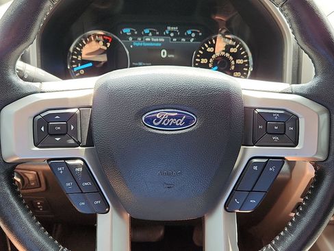 Certified 2020 Ford F150 Lariat w/ Trailer Tow Package AWD/4WD image 11
