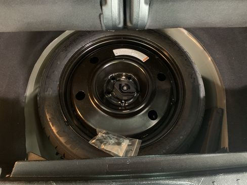 Used 2019 Ford Explorer Limited w/ Class III Trailer Tow Package AWD/4WD image 10