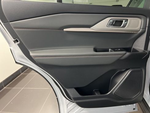 New 2026 Ford Explorer Active image 32