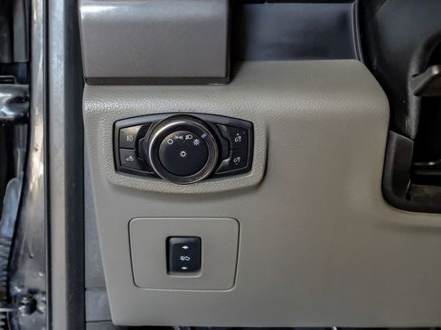 Used 2016 Ford F150 XLT w/ Equipment Group 302A Luxury image 26