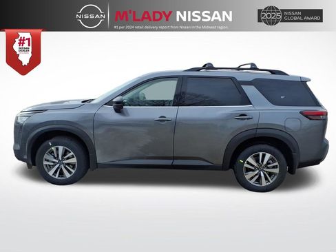 New 2026 Nissan Pathfinder SL image 4