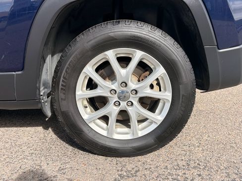 Used 2016 Jeep Cherokee Latitude w/ Comfort/Convenience Group image 9