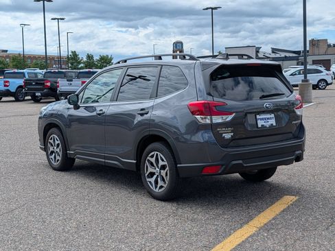 Used 2024 Subaru Forester Premium AWD/4WD image 3