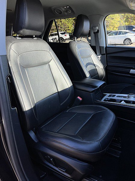 Used 2021 Ford Explorer Limited w/ Equipment Group 301A RWD image 14