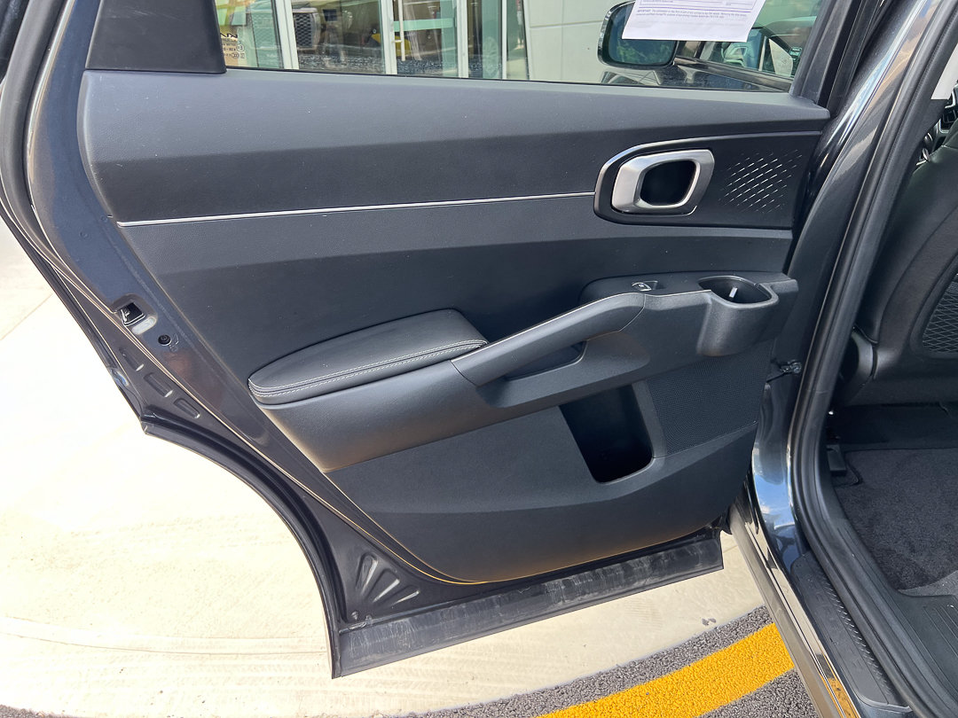 Used 2022 Kia Sorento S FWD image 30