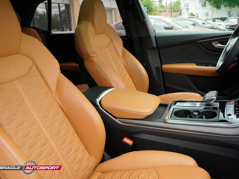 Used 2022 Audi RS Q8 w/ Carbon Optic Package AWD/4WD image 33