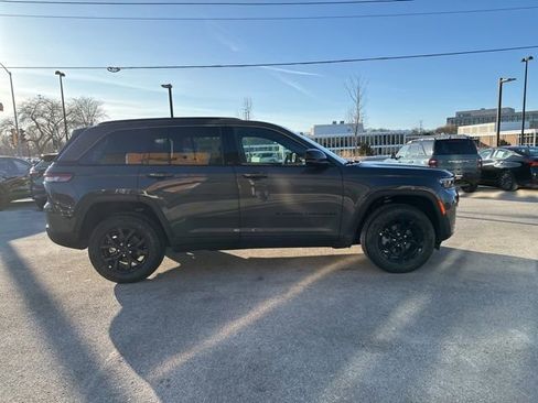 New 2026 Jeep Grand Cherokee Altitude AWD/4WD image 5