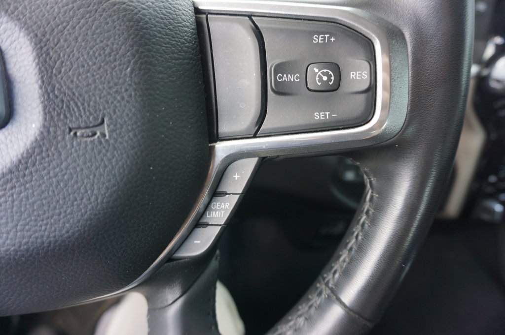 Used 2024 RAM 2500 Laramie AWD/4WD image 9