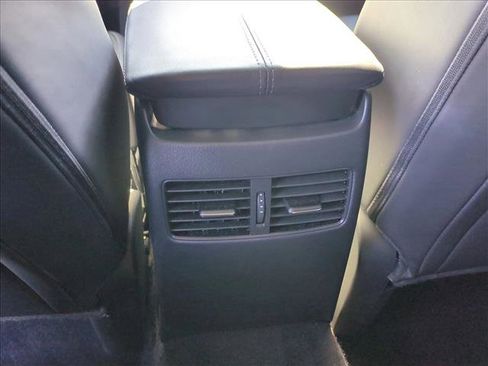 Used 2025 MAZDA CX-30 AWD 2.5 S w/ Preferred Package image 16