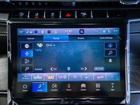 New 2025 Jeep Grand Cherokee Limited image 22