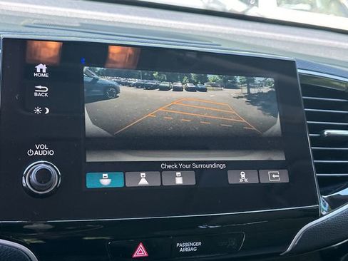 Used 2021 Honda Pilot Touring image 19