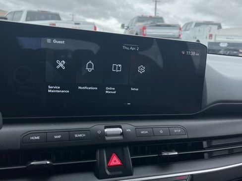 Used 2025 Kia K4 LXS image 36