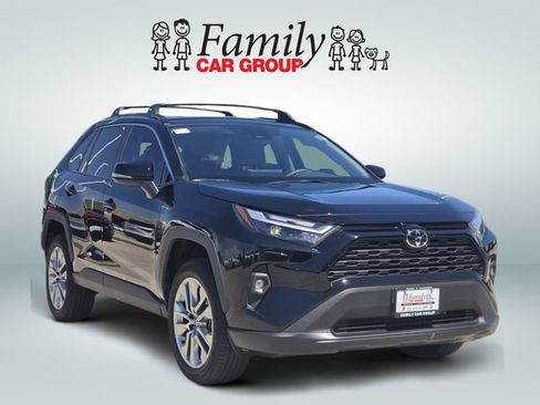 Used 2025 Toyota RAV4 XLE Premium FWD image 2
