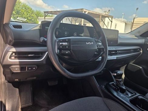 Used 2025 Kia K4 FWD image 15