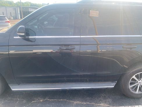 Used 2018 Ford Expedition XLT w/ Equipment Group 202A AWD/4WD image 1