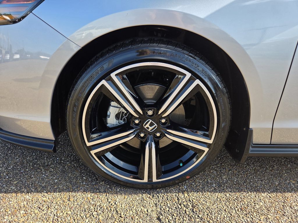 Used 2025 Honda Accord Sport image 27