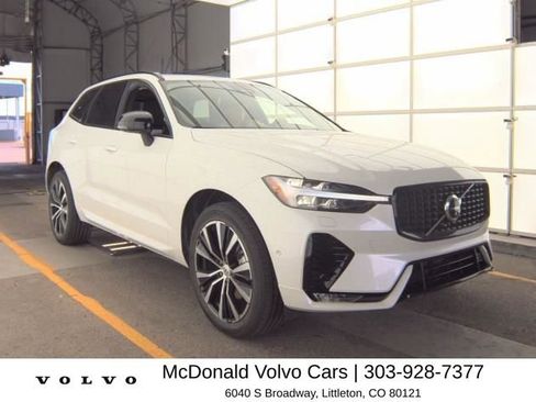Used 2025 Volvo XC60 B5 Plus AWD/4WD image 4