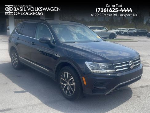 Used 2020 Volkswagen Tiguan SE w/ Panoramic Sunroof Package FWD image 1