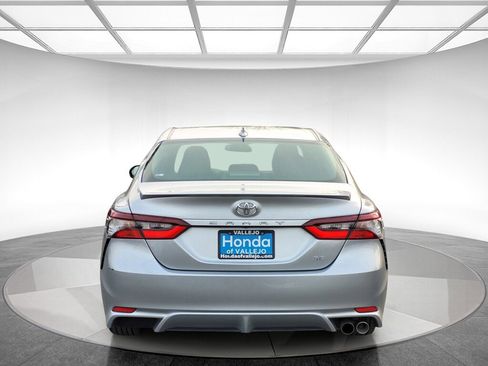 Used 2023 Toyota Camry SE image 4
