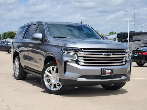 Used 2021 Chevrolet Tahoe High Country w/ Premium Package AWD/4WD image 2
