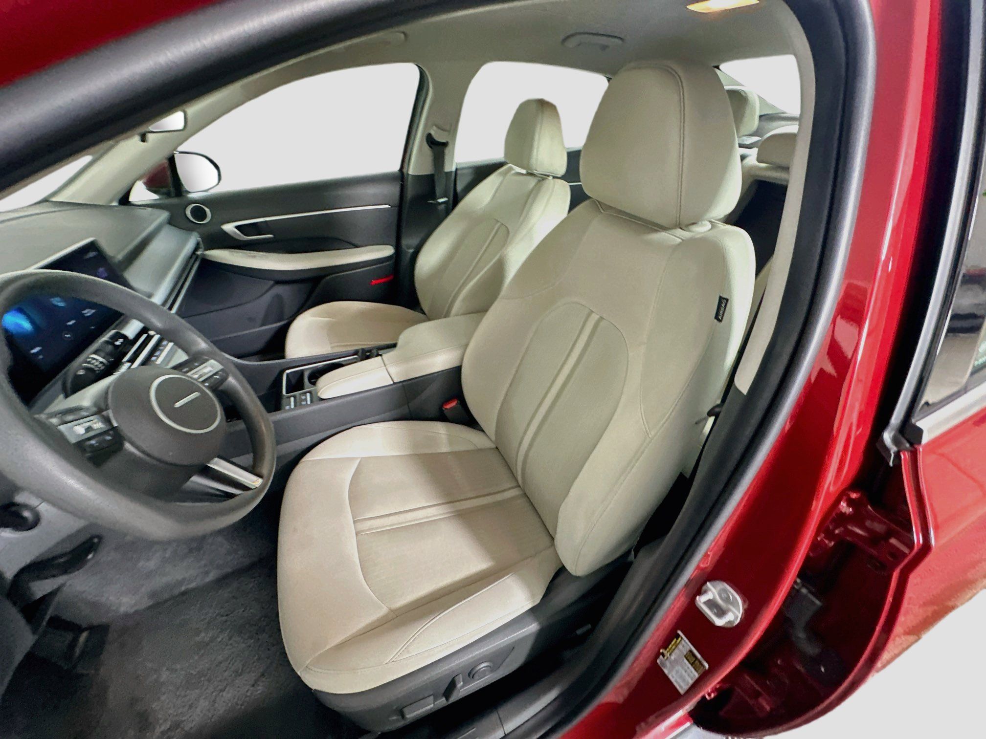 Used 2025 Hyundai Sonata SEL FWD image 13