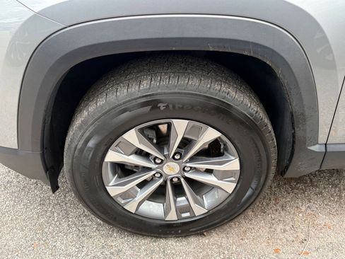 Used 2025 Chevrolet Equinox LT FWD image 40