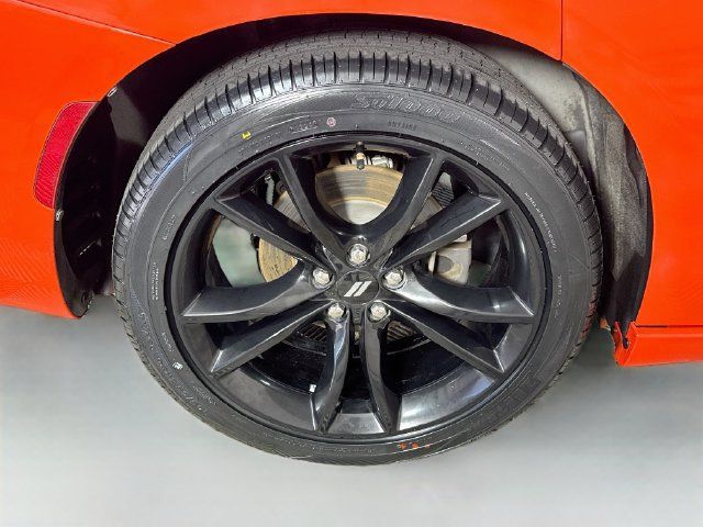 Used 2018 Dodge Charger SXT w/ Blacktop Package RWD image 32