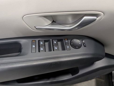 Used 2025 Hyundai Tucson SE image 13