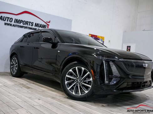 Used 2024 Cadillac Lyriq Sport RWD image 30