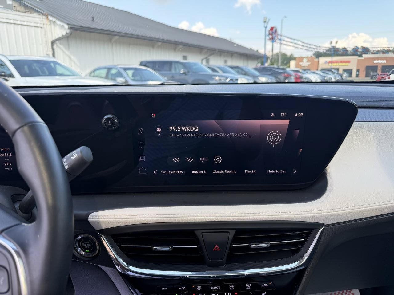 Used 2025 Buick Encore GX Avenir w/ Avenir Convenience Package FWD image 11