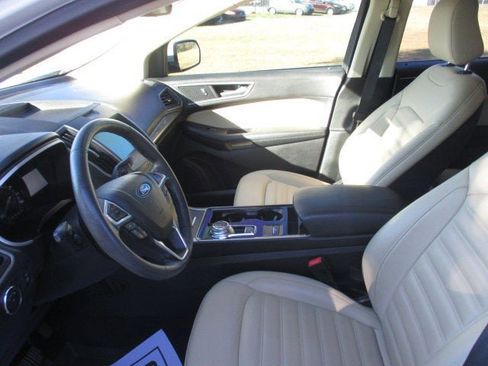 Used 2020 Ford Edge SEL w/ Convenience Package image 13