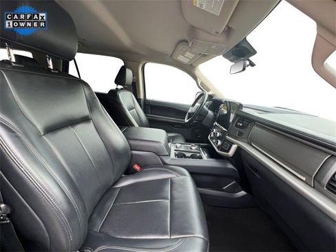 Used 2024 Ford Expedition XLT image 15
