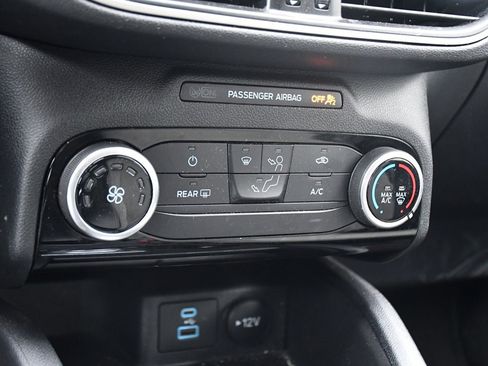 Used 2022 Ford Escape SE image 28