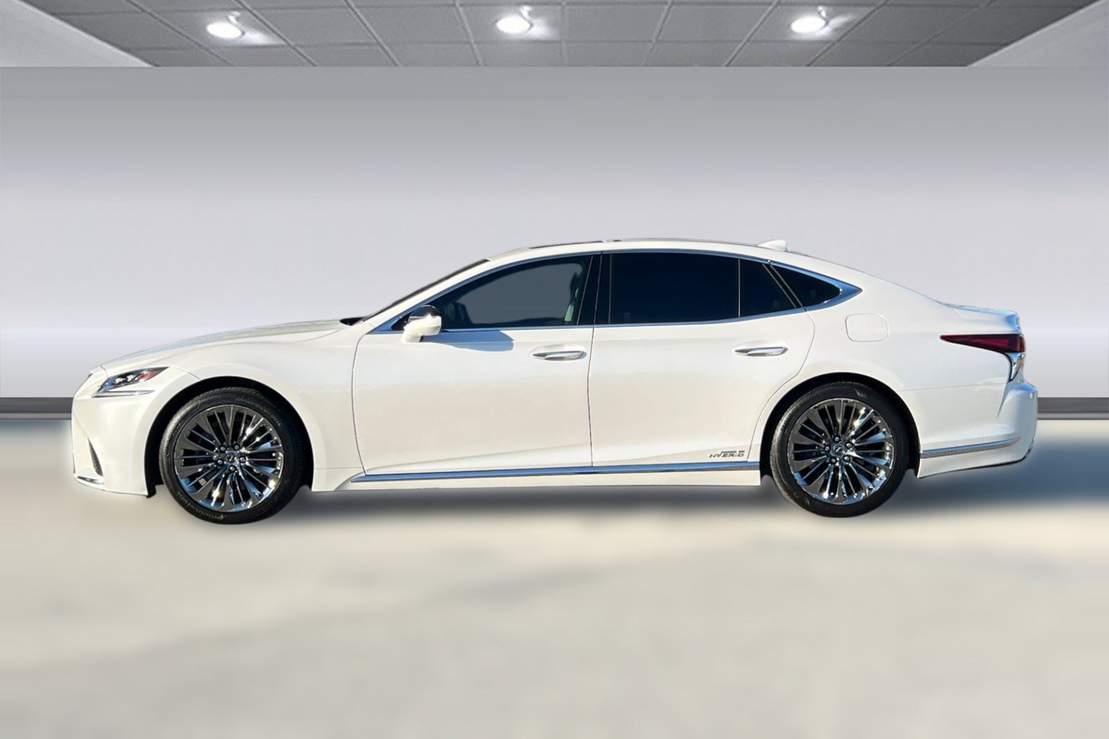 Used 2020 Lexus LS 500h w/ Luxury Package RWD image 2