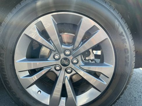Used 2023 Ford Explorer XLT w/ Equipment Group 202A RWD image 4