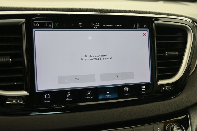 Used 2025 Chrysler Pacifica Select FWD image 28