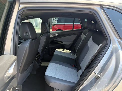Certified 2025 Volkswagen ID.4 Pro AWD/4WD image 14