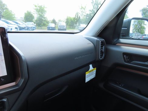 New 2025 Ford Bronco Sport Outer Banks w/ Outer Banks Tech Package+ image 13