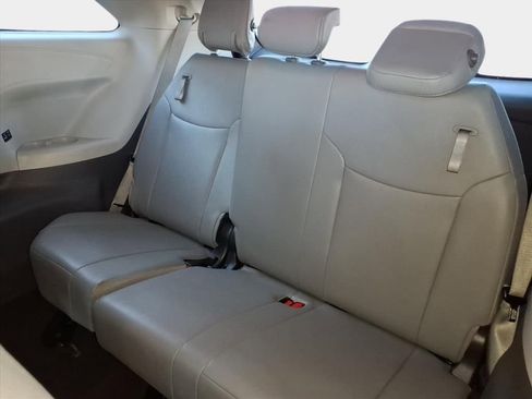 Used 2023 Toyota Sienna XLE image 15